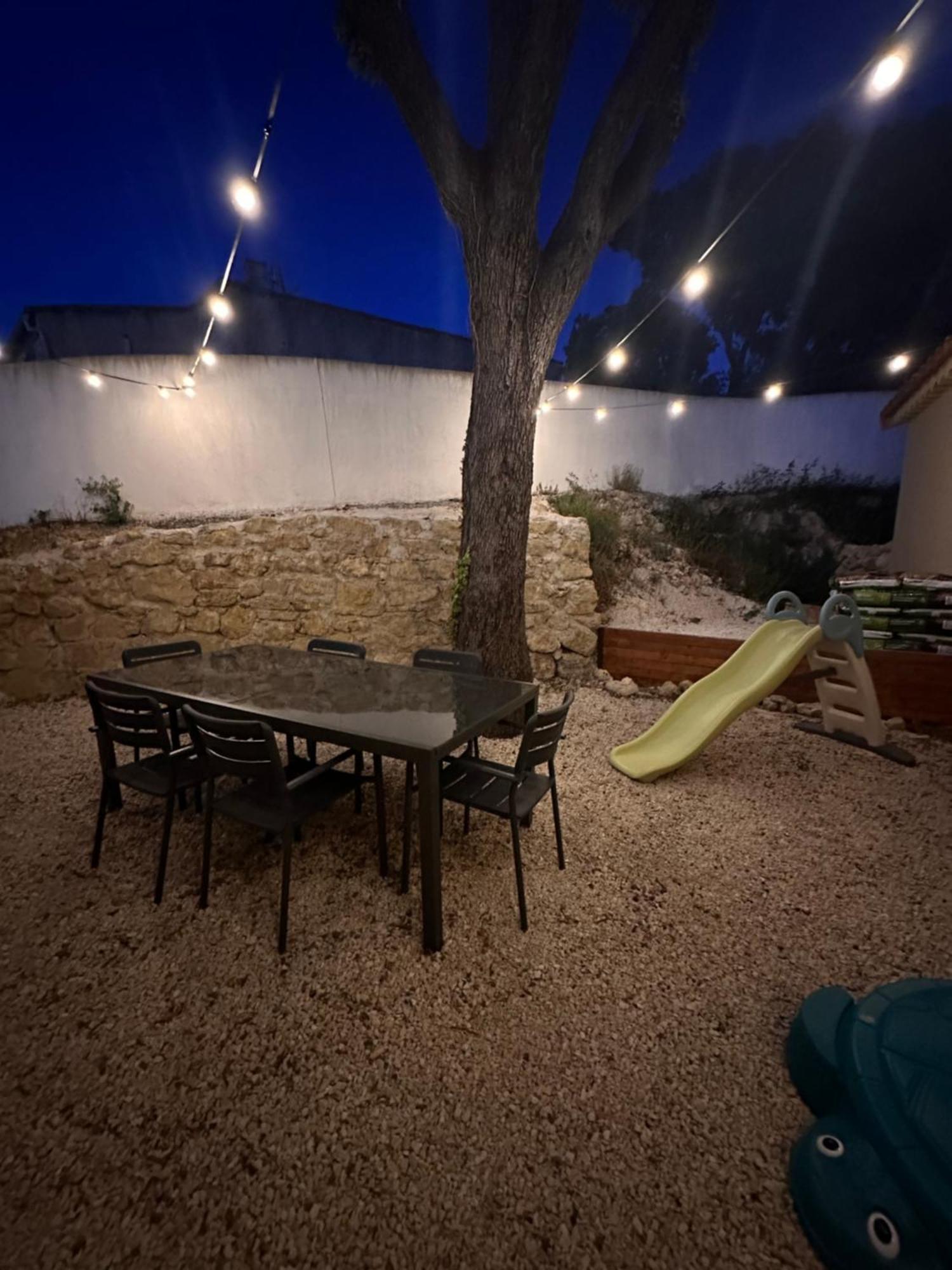 Maison T3 Dans Un Village Calme Saint-Mitre-les-Remparts Εξωτερικό φωτογραφία