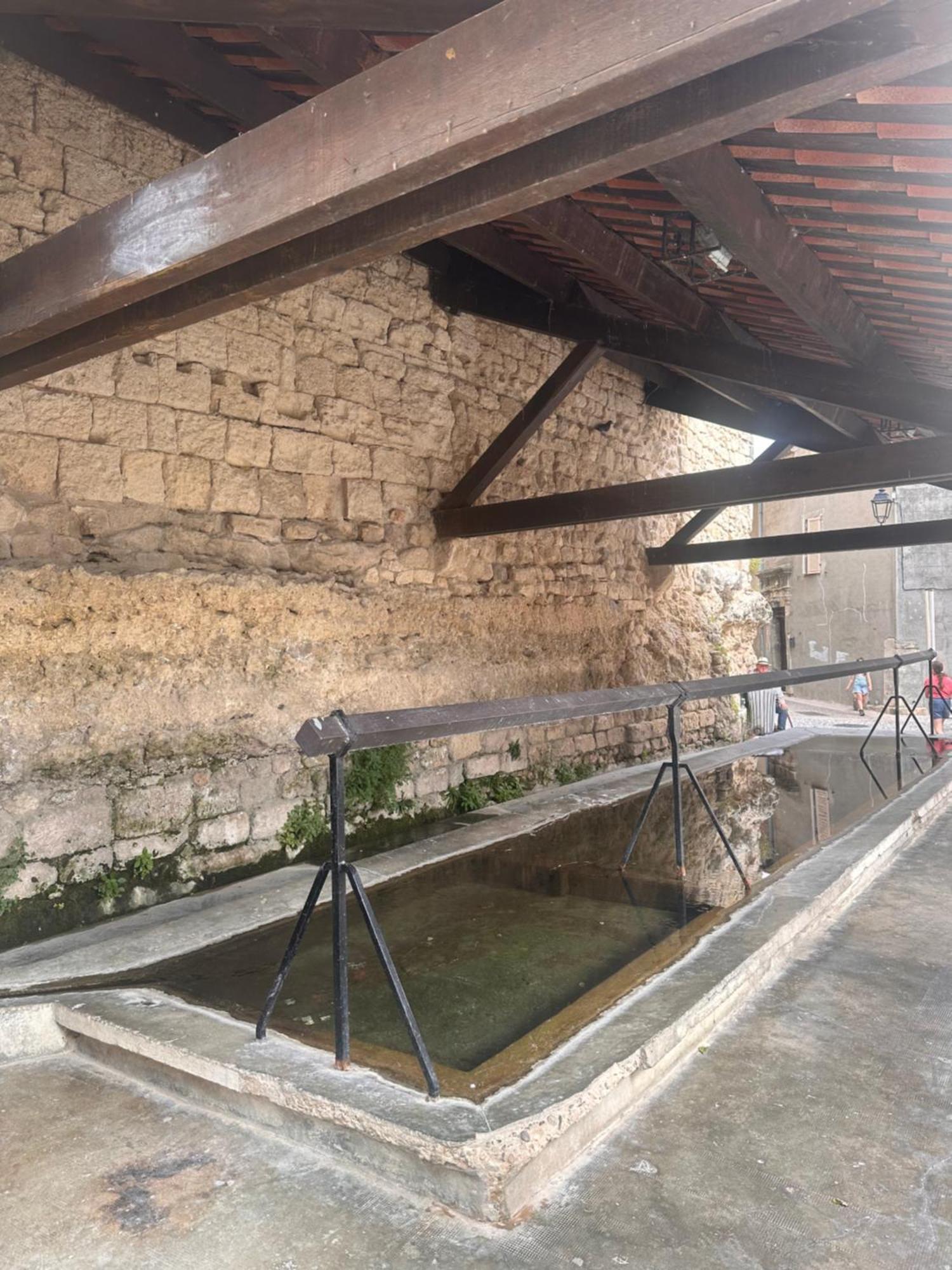 Maison T3 Dans Un Village Calme Saint-Mitre-les-Remparts Εξωτερικό φωτογραφία