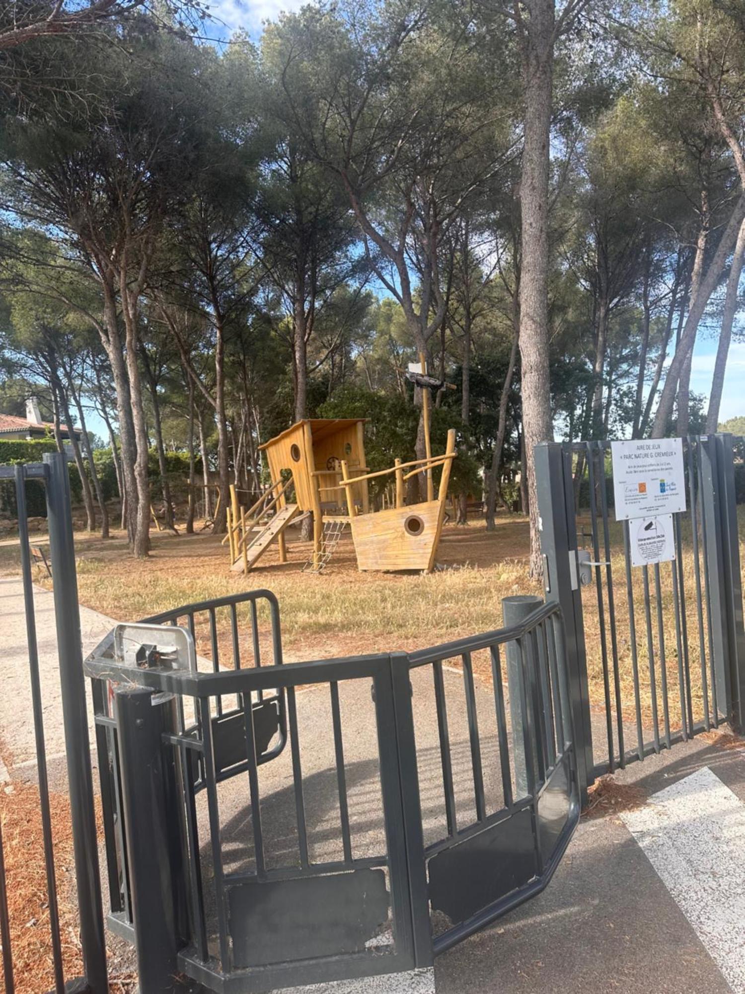 Maison T3 Dans Un Village Calme Saint-Mitre-les-Remparts Εξωτερικό φωτογραφία